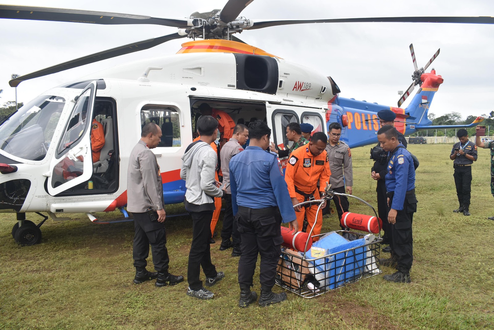 350 Personel dan 6 Helikopter Siap Evakuasi Kapolda Jambi 