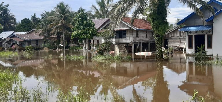 Desa Bukit Langkap Muratara Banjir Luapan Anak Sungai