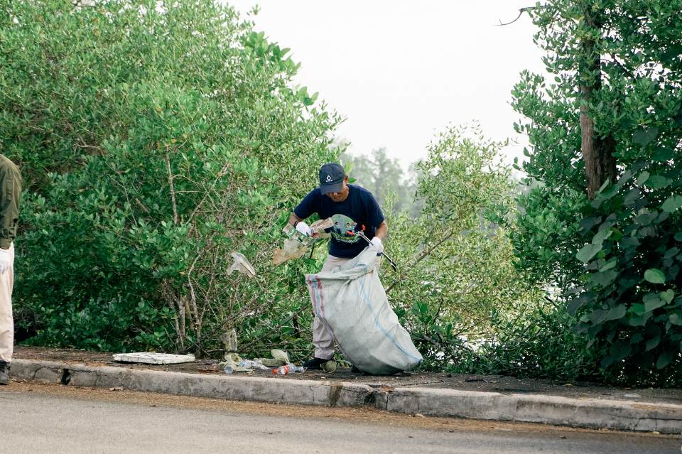 Badak LNG Peringati Hari Lingkungan Hidup 2025, Aksi Bersih Sampah Plastik Dilakukan