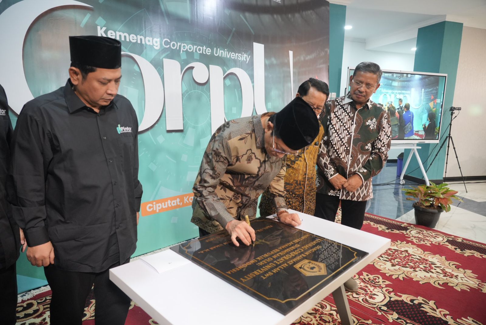 Menag Luncurkan Pusat Informasi Strategi Kebijakan Keagamaan dan Kemenag Corpu