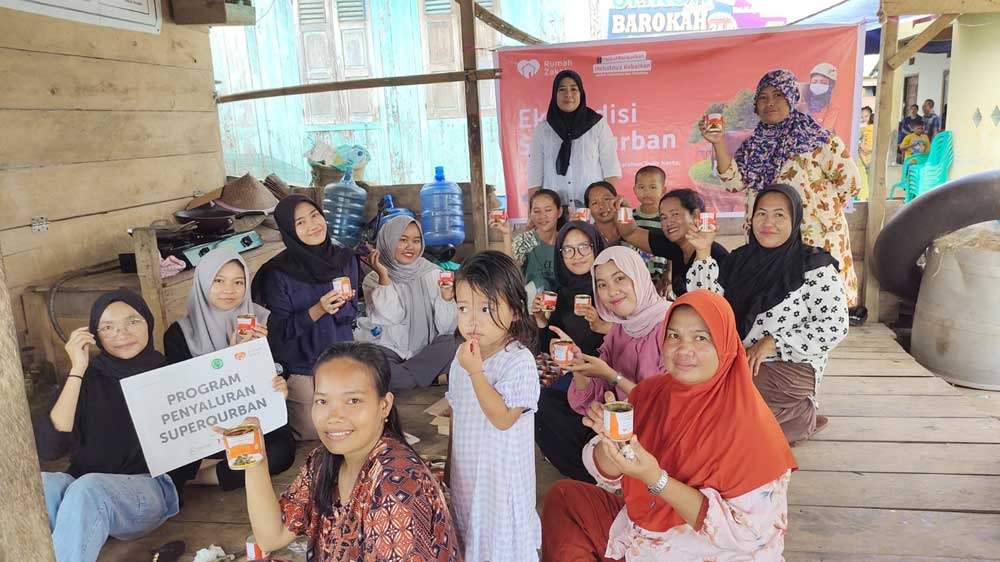 Rumah Zakat Gelar Ekspedisi Superqurban, Bahagiakan Warga Palembang di Daerah Perairan  
