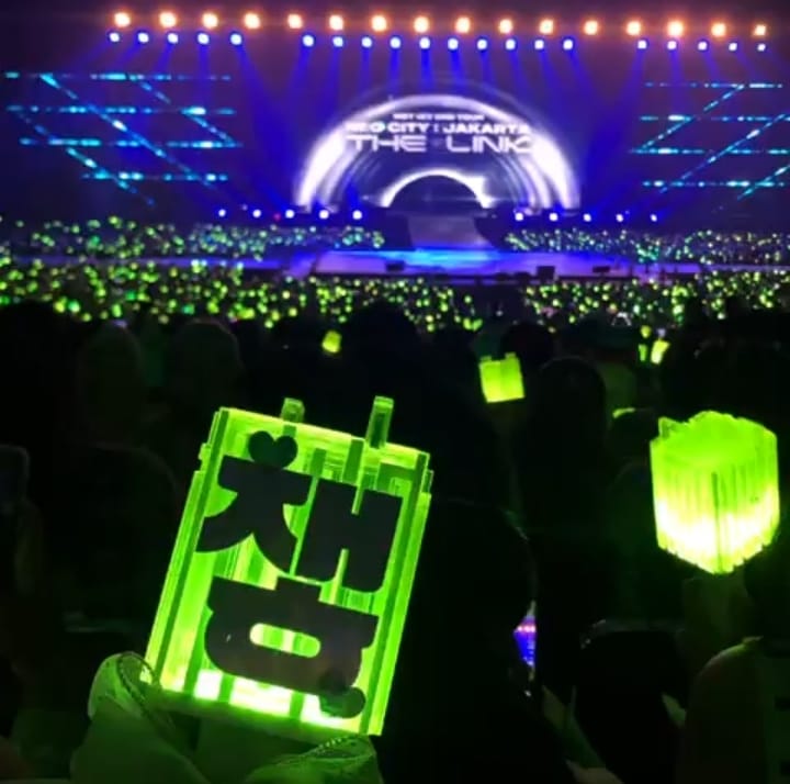 Konser NCT 127 Dibubarkan, Penonton Menangis Histeris