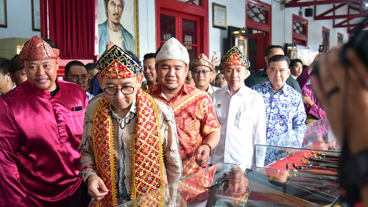 Menteri Kebudayaan Fadli Zon Resmi Buka Pameran Perangko “Para Pendiri Bangsa” di Palembang