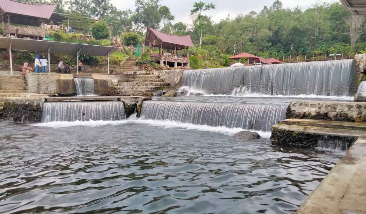 Wisata Alam Ini Banyak Diserbu Warga Empat Lawang, Cocok untuk Healing Akhir Tahun