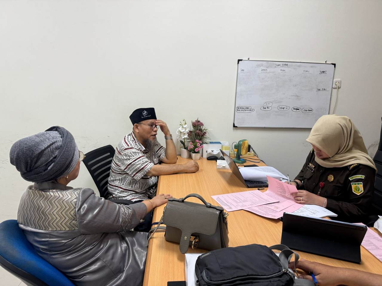 JPU Kejari Muba Terima Berkas Perkara Tersangka Korupsi Pembangunan Jalan Tol Betung-Tempino