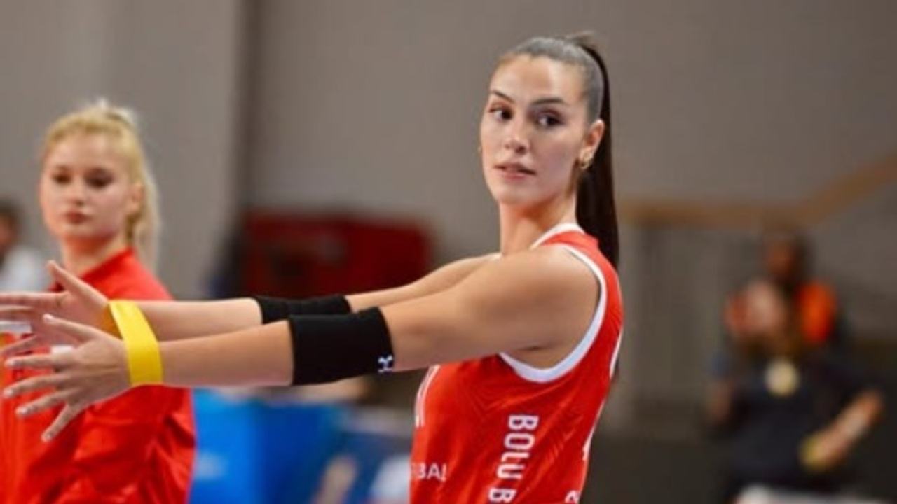 Bestie Megawati! Ece Kozdere, Si Cantik Middle Blocker Andalan Manisa BBSK