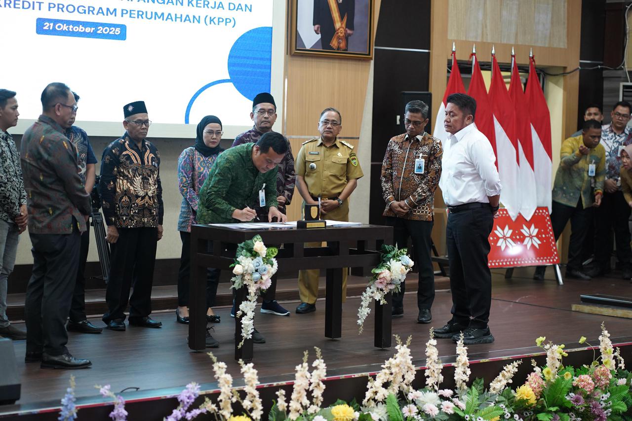 Akad Massal KUR Serentak, Herman Deru: Bukti Sinergi Pemerintah dan Dunia Usaha