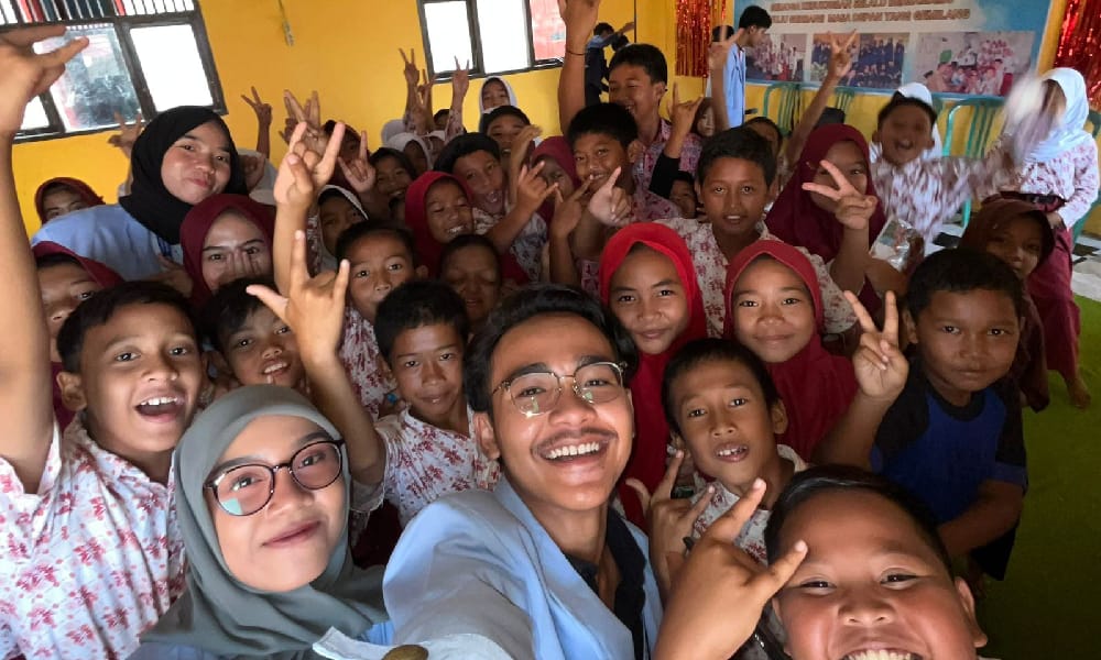 Mahasiswa KKN UIN Raden Fatah Palembang Tebar Kebahagiaan Bersama Siswa SDN 24 Gelumbang 