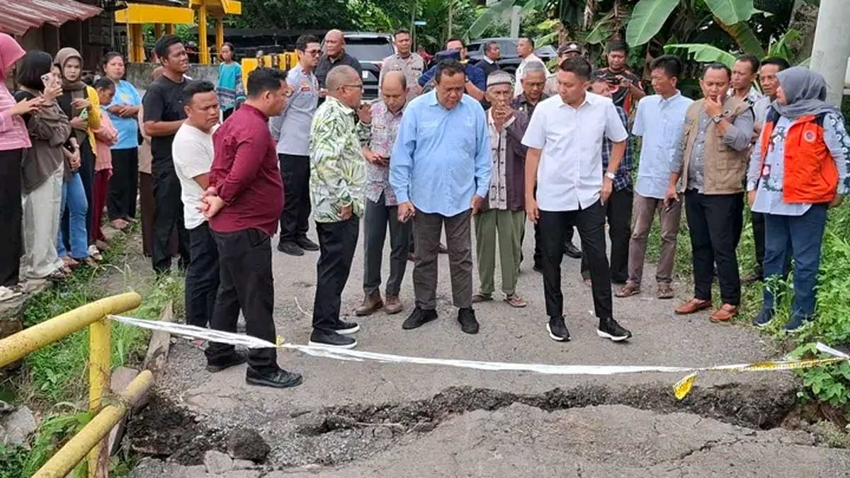 Gerak Cepat Bupati Ogan Ilir: Tinjau Jembatan Putus dan Gratiskan Perahu Penyeberangan