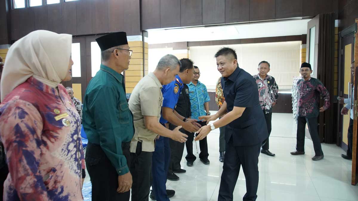 Resmi Dilantik Bupati Enos, Ari Sutrisno Pimpin Pasukan Baru BAZNAS OKU Timur Periode 2026-2031!