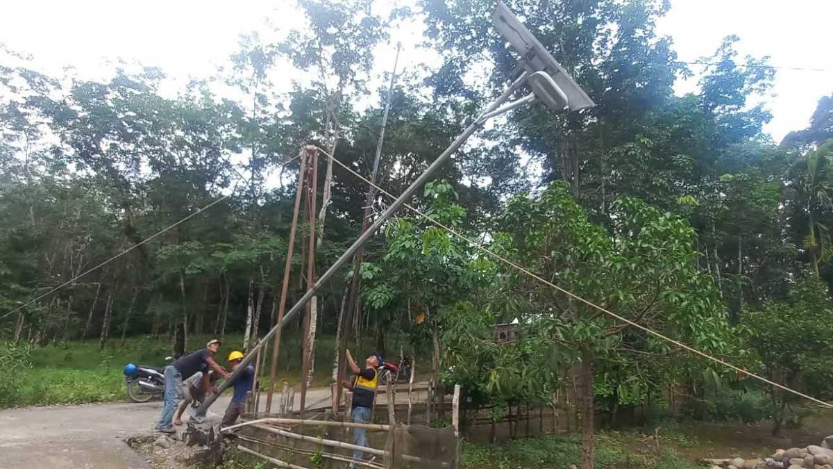 Dulu Gelap Gulita, Kini Warga Desa Ulak Lebar Lahat Tak Lagi Takut Keluar Malam