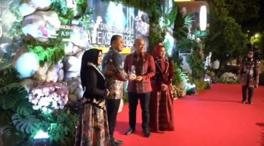 Wali Kota dan Ketua TP PKK Kota Lubuk Linggau Hadiri Gala Dinner di Munas VII APEKSI Surabaya