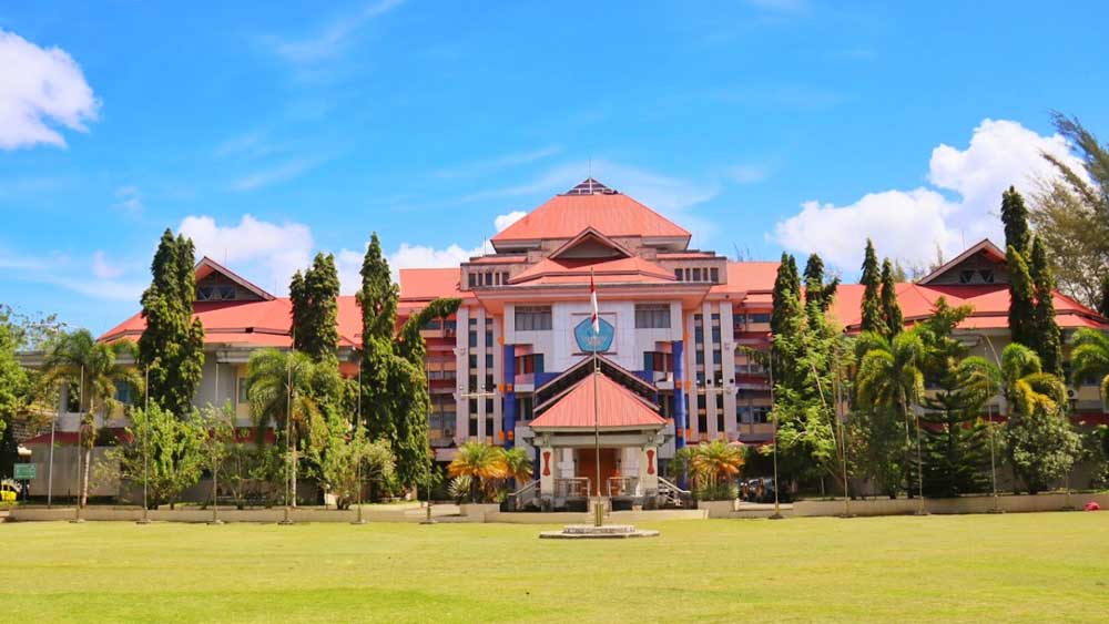 4 Universitas Terbaik di Maluku 2023, Juaranya dari Ambon, Kampus Mana Ya?