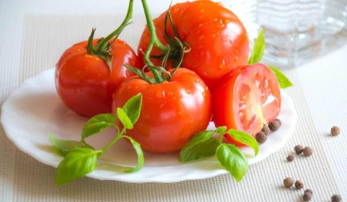 8 Manfaat Tomat untuk Kecantikan, Cocok untuk Kulit Berjerawat