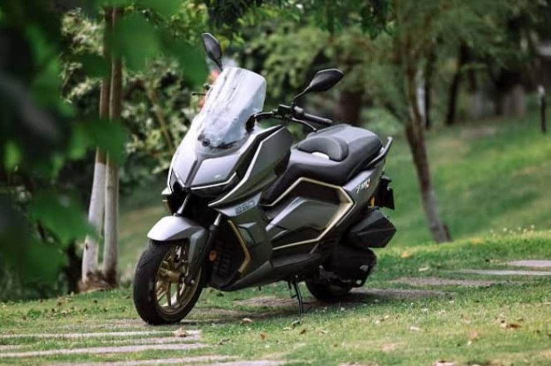 GEGER! Skutik Baru Taro RON 250 Lebih Murah dari Yamaha XMAX