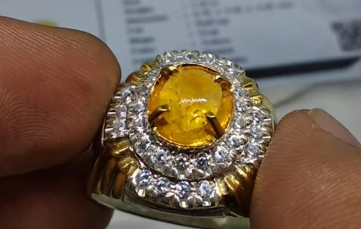 Inilah 4 Khasiat Batu Akik Yellow Safir Kuning, yuk Simak Ulasannya 