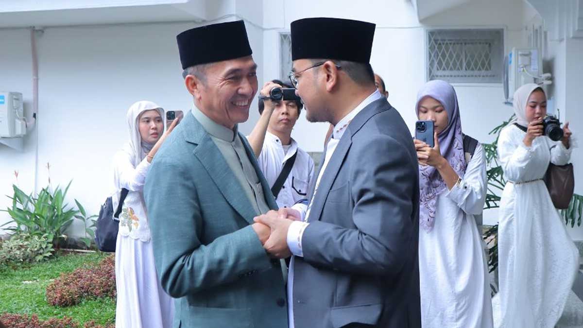 Wali Kota Palembang, Salat Ied Bersama Warga, Ini Harapan Ratu Dewa untuk Palembang Maju
