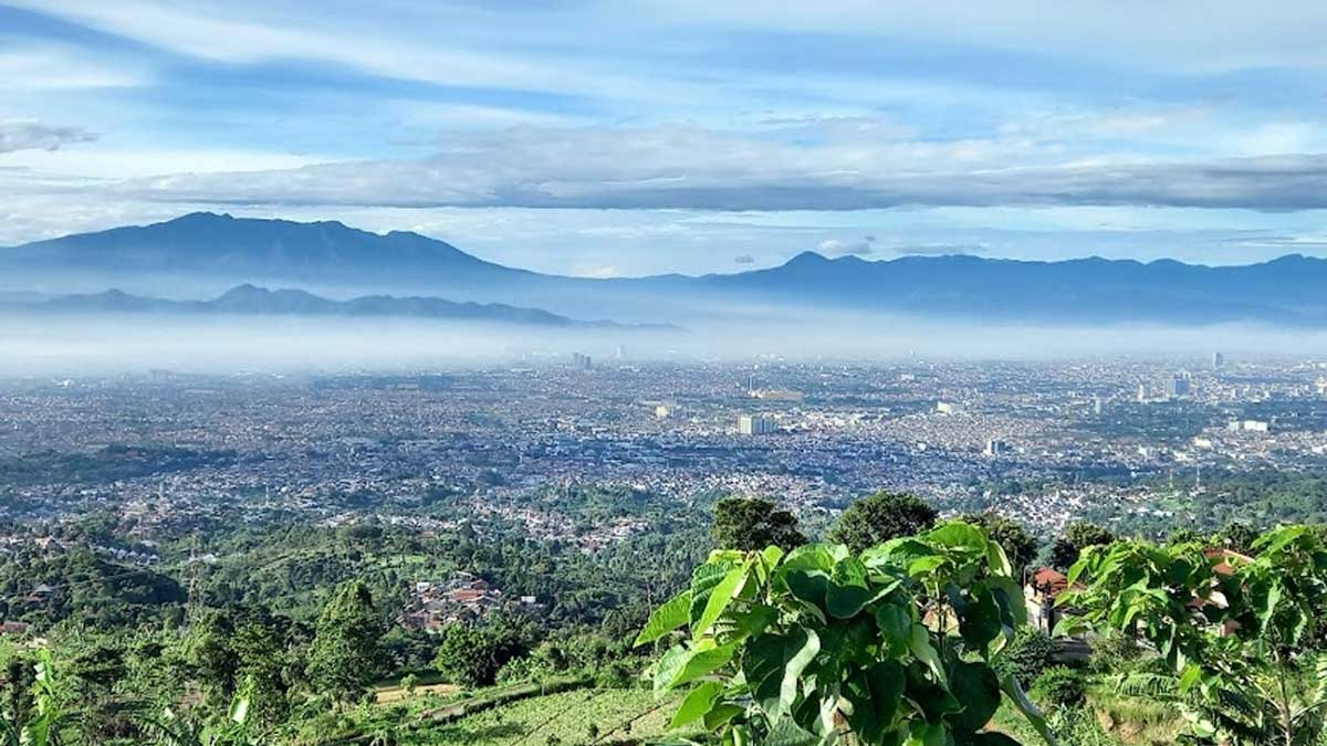 Bukit Moko Bandung, Panoramanya Memukau, Spot Terbaik Menikmati ‘Sunset’ dan ‘Sunrise’