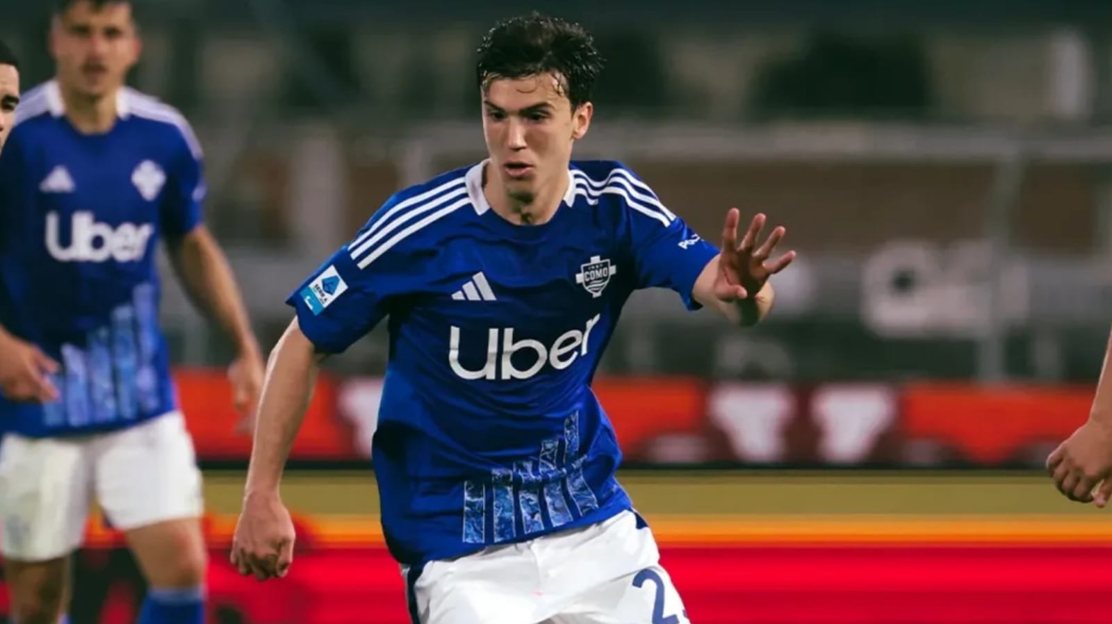 Pemain Kunci Como Menarik Perhatian Napoli dan Inter