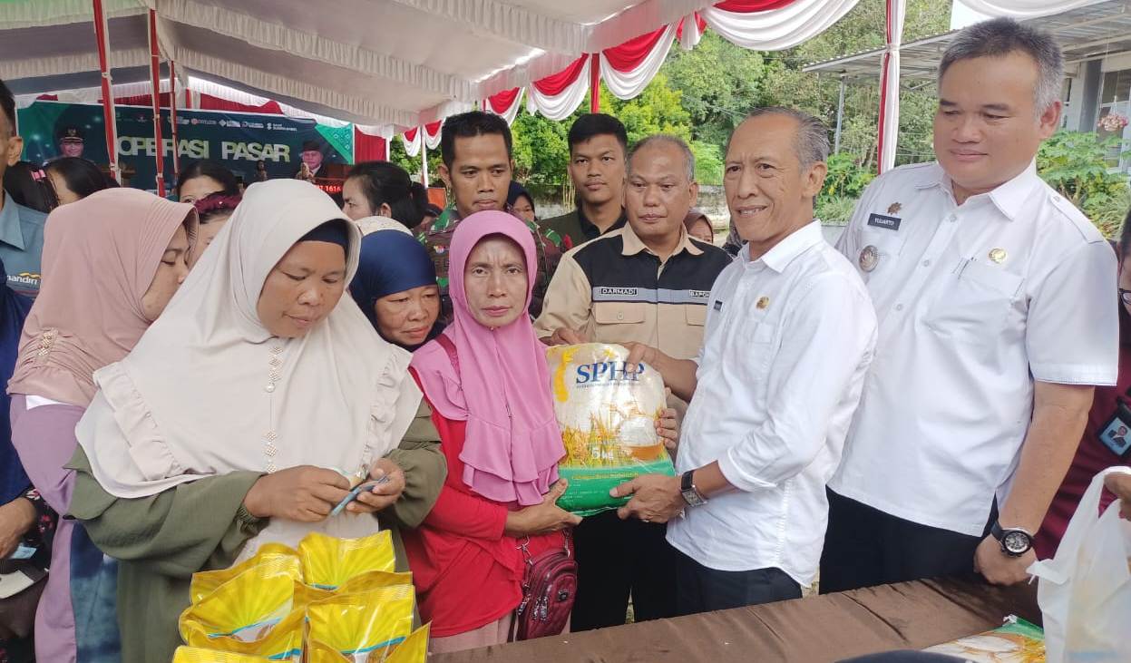 Pemkab Muba Gelontorkan 8 Ton Beras Operasi Pasar di Kecamatan Batanghari Leko
