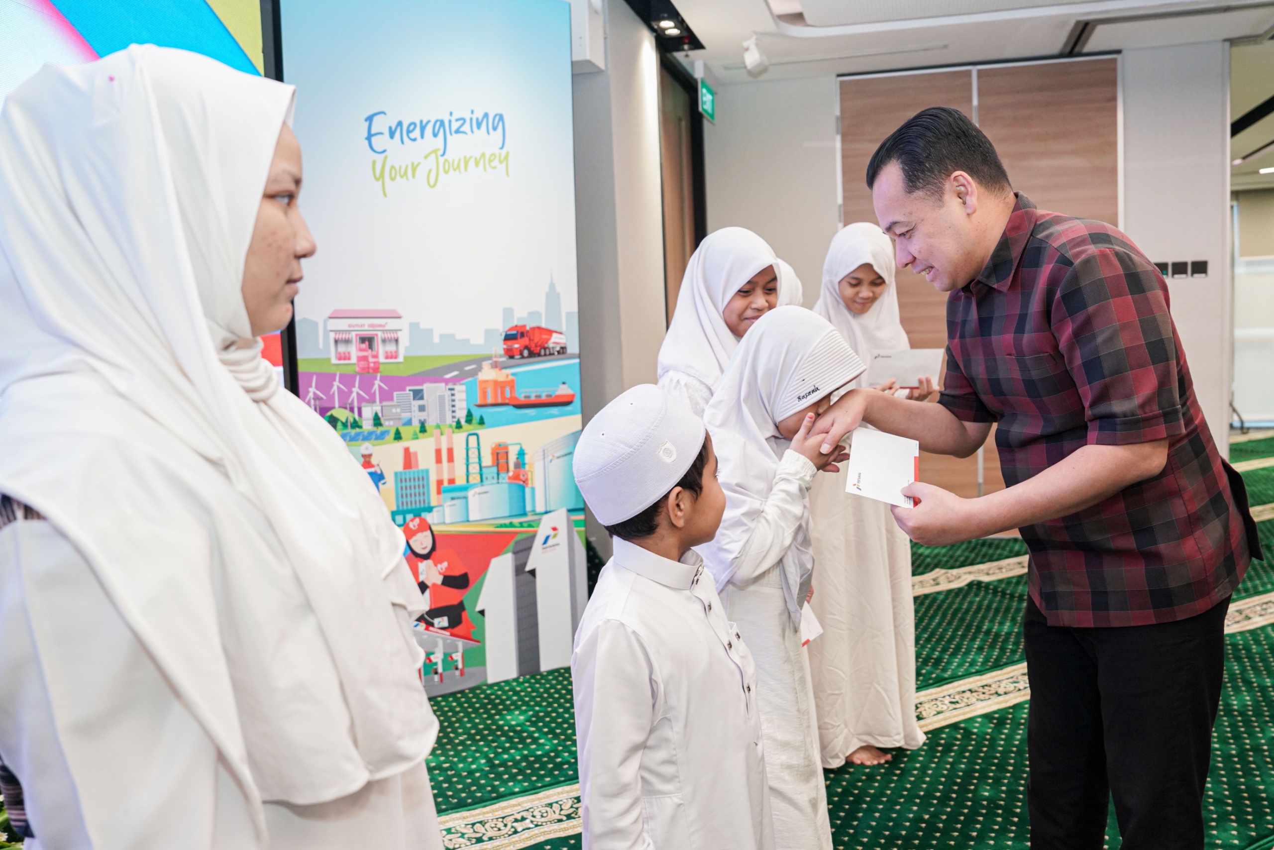Doa Bersama dan Santunan Pertamina Patra Niaga untuk 3.000 Anak Pondok Pesantren dan Yayasan Sosial