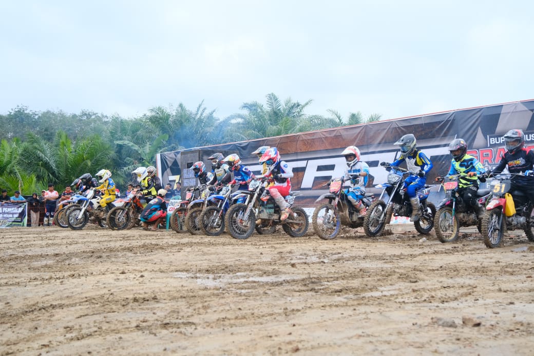 Ratusan Pembalap Se Sumsel Ramaikan Grasstrack Bupati Muba Championship