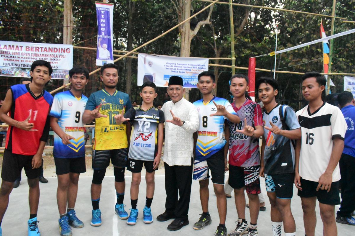Bupati Iskandar Buka Turnamen Voli Jermun Cup 2023, Hadirkan Atlet Nasional Dimas Saputra