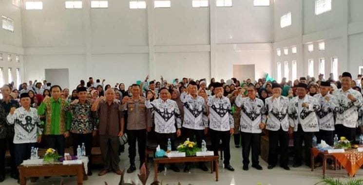 Sekda Kota Lubuklinggau H Trisko Defriyansa Hadiri Puncak Peringatan HUT PGRI ke-79 