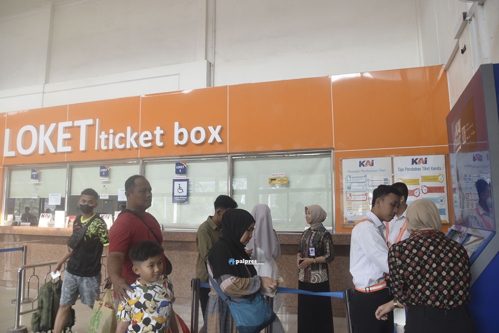 MANTAP! Tiket Kereta Api Divre III Ludes Terjual Sebanyak 28 Ribu Jelang Nataru