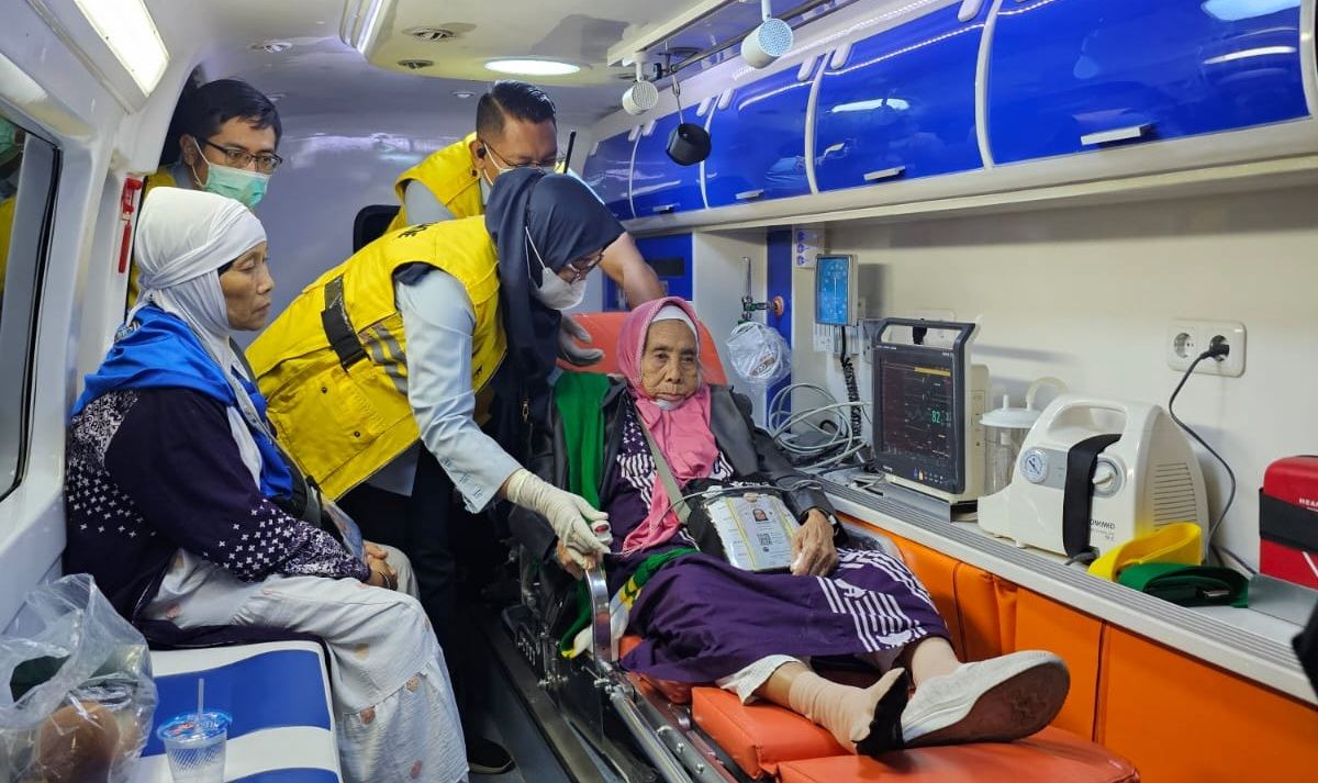 Satu Jemaah Kloter 18 Ikut Rombongan Kloter 5 Debarkasi Palembang Pulang Lebih Dulu ke Tanah Air 