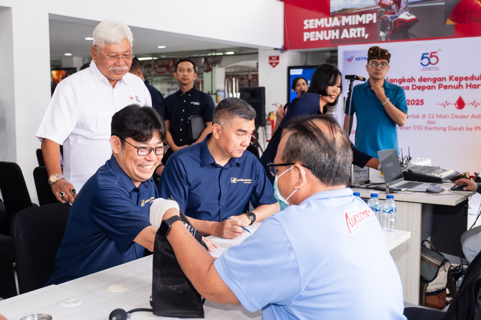 Rayakan HUT ke-55, Astra Motor Salurkan 550 Kantong Darah di 12 Wilayah Indonesia