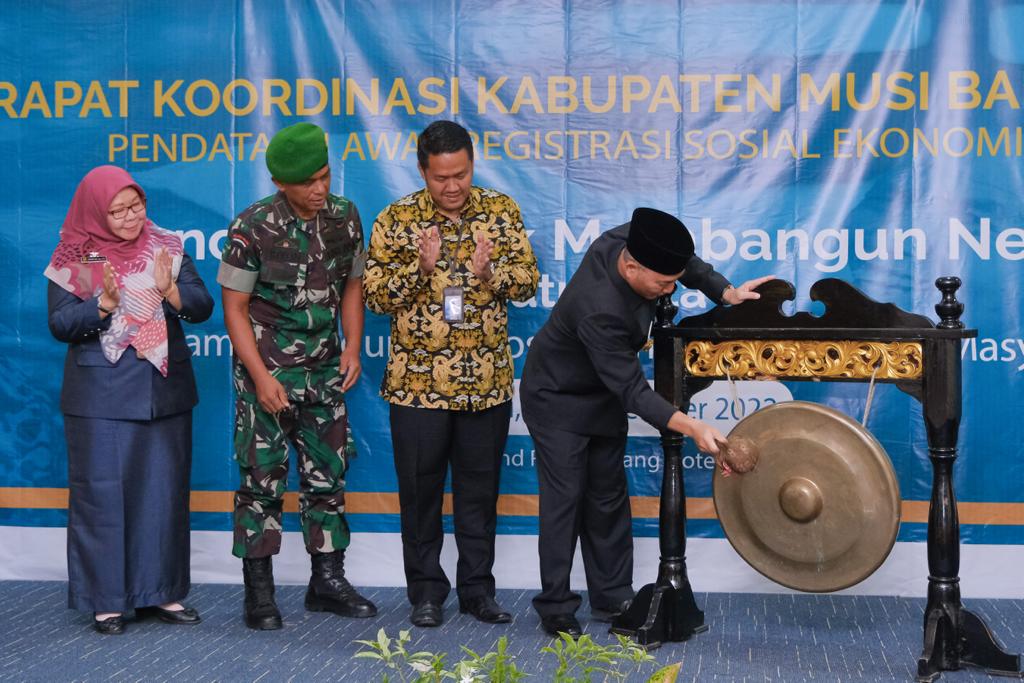 PJ Bupati Apriyadi Ajak Seluruh Masyarakat Suskseskan Regsosek Tahun 2022