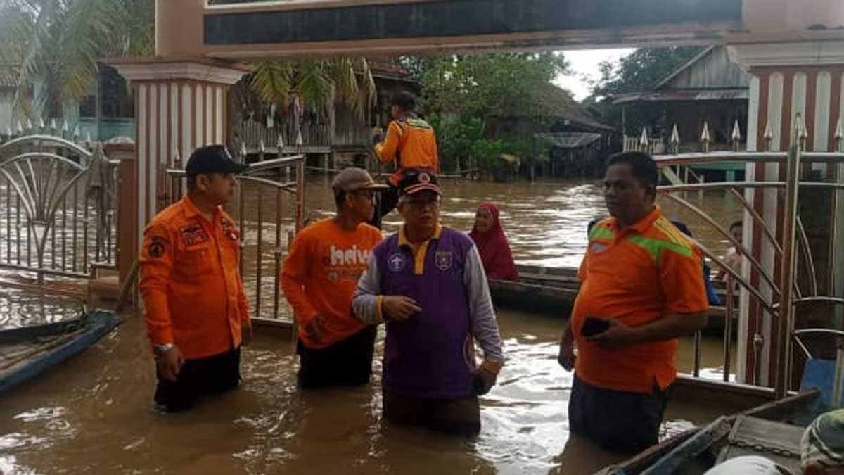 Wakil Bupati dan Sekda Pemkab Ogan Ilir Turun Langsung Tinjau Warga Kebanjiran