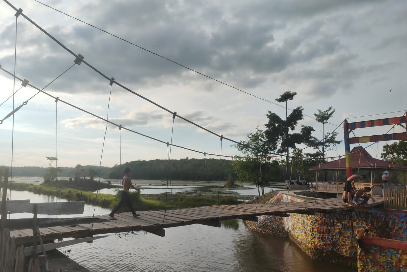 Pesona Keindahan Objek Wisata Danau Merung di Kabupaten Muratara Mulai Dilirik Pengunjung