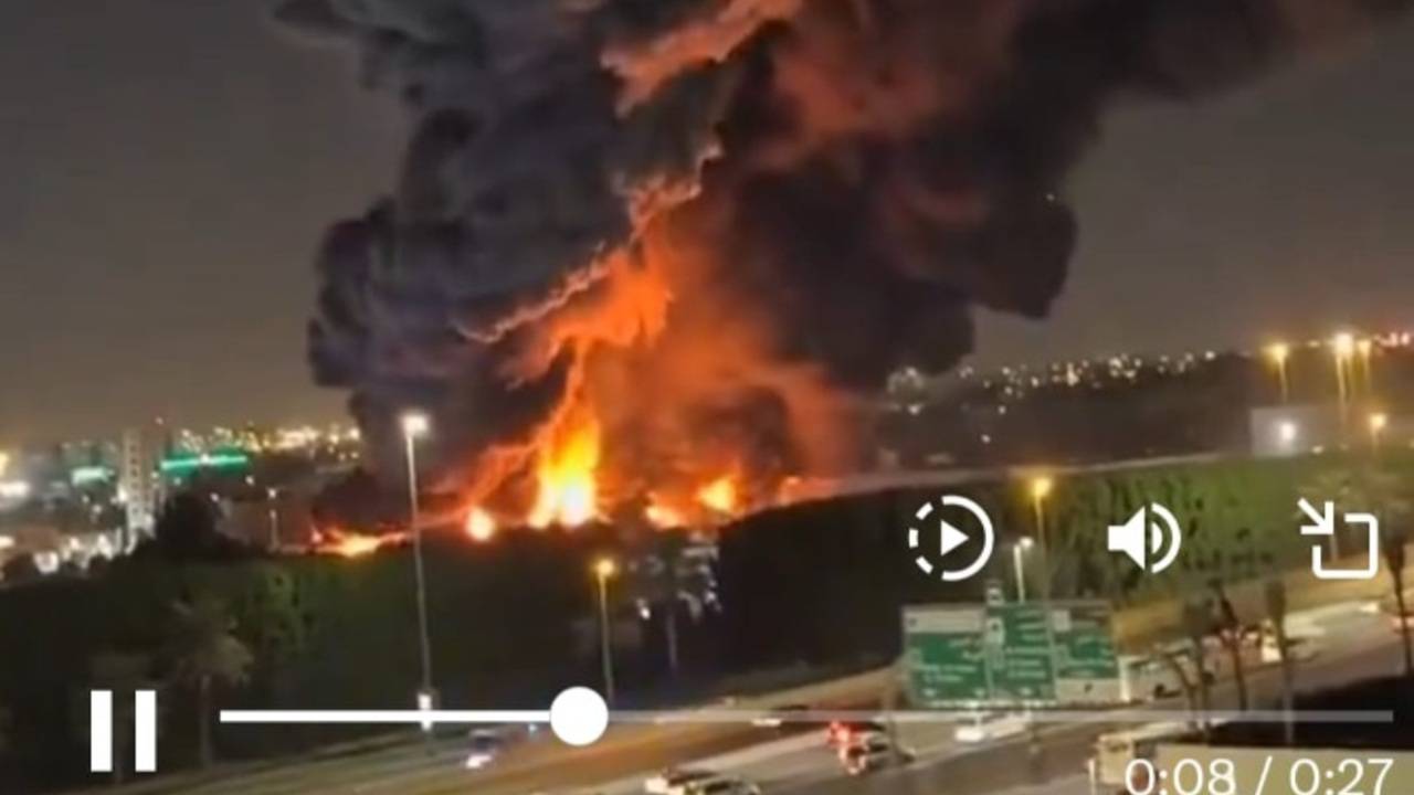 Balas Tewasnya Ali Khamenei, Iran Hantam Israel Tengah dengan Rudal Mematikan!