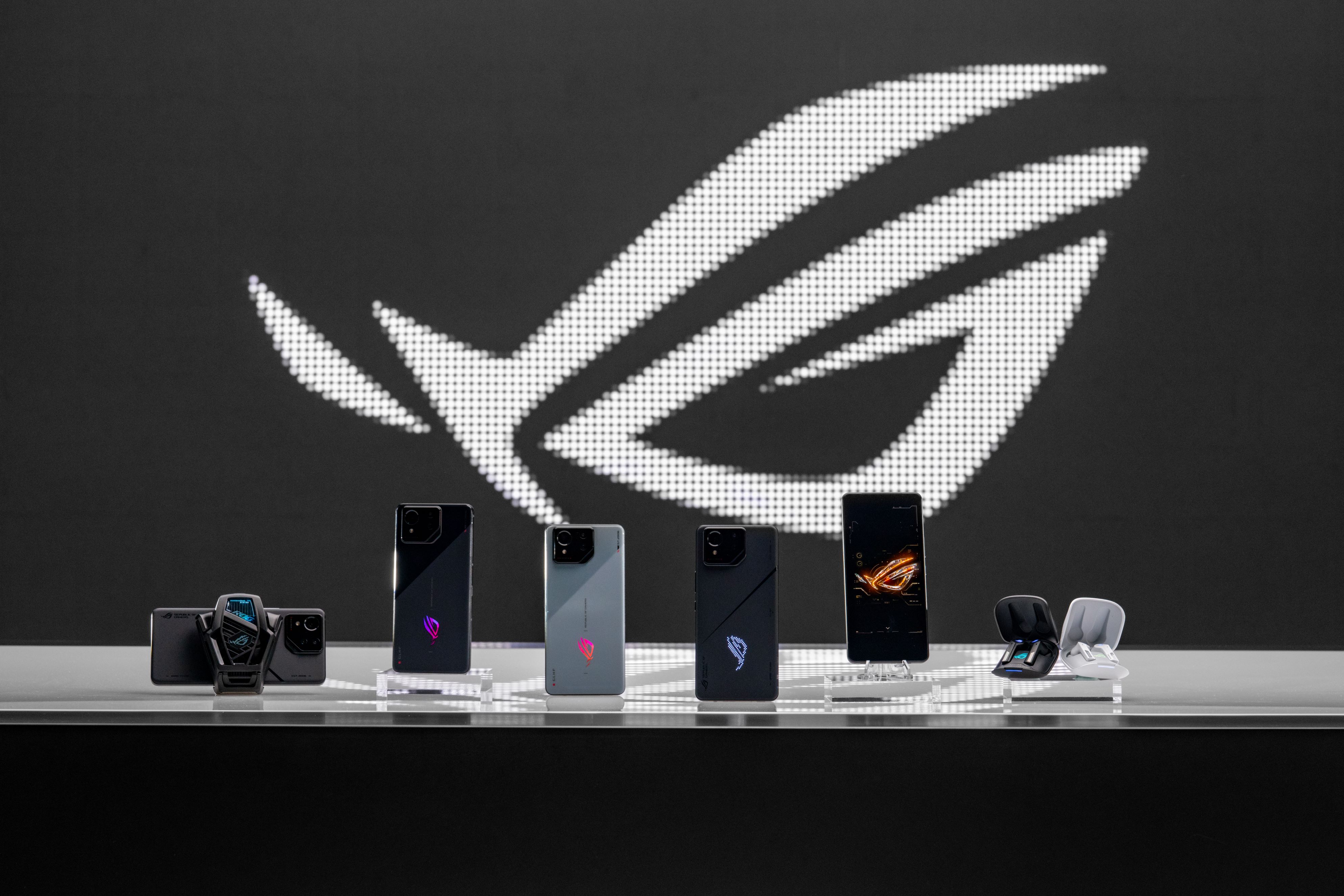 Libur Lebaran, Dapatkan Promo Spesial ROG Phone 8 Series, Smartphone Gaming dengan Fitur Premium