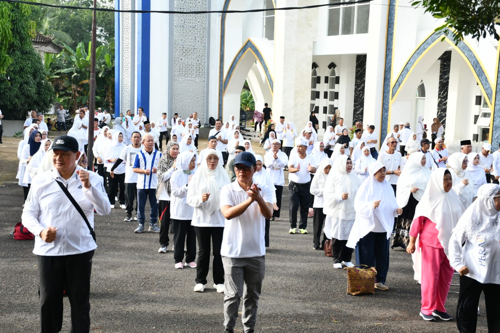 Ikhtiar Jaga Kebugaran, Kemenag Luncurkan Senam Haji Serentak di Seluruh Indonesia