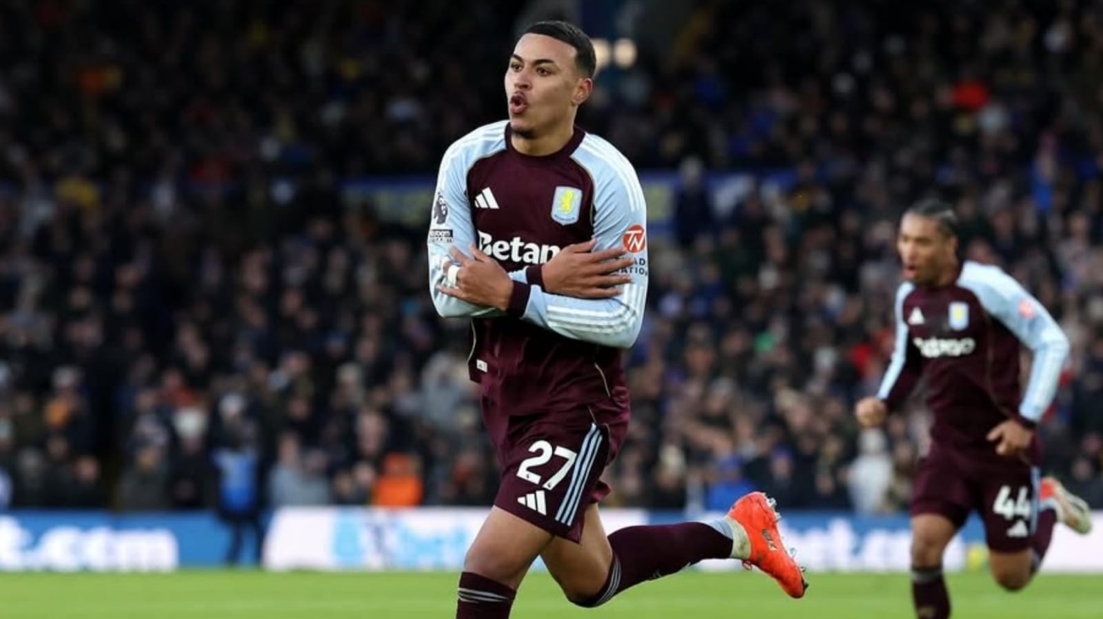 Aston Villa 2-1 Manchester United: Dua Gol Morgan Rogers Bawa The Lions Mendekati Puncak Klasemen Liga Premier