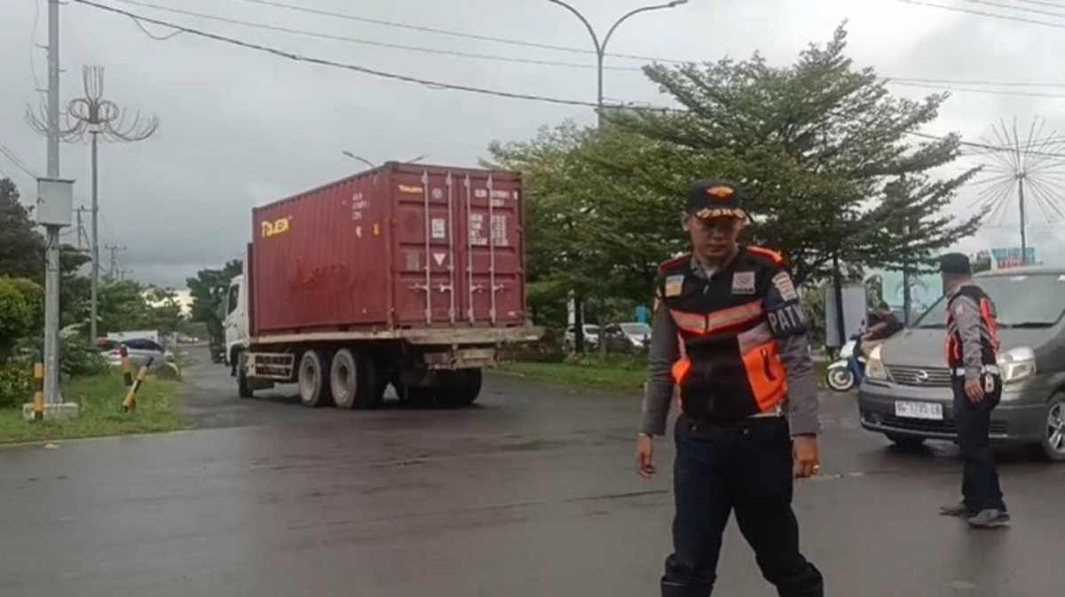 Dirikan Posko di Jalan Nurdin Panji, Dishub Palembang Halau Truk Besar Masuk di Luar Jam Operasional