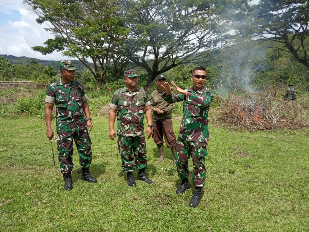 Dansatgas Cek Kesiapan Lapangan Upacara TMMD ke 115