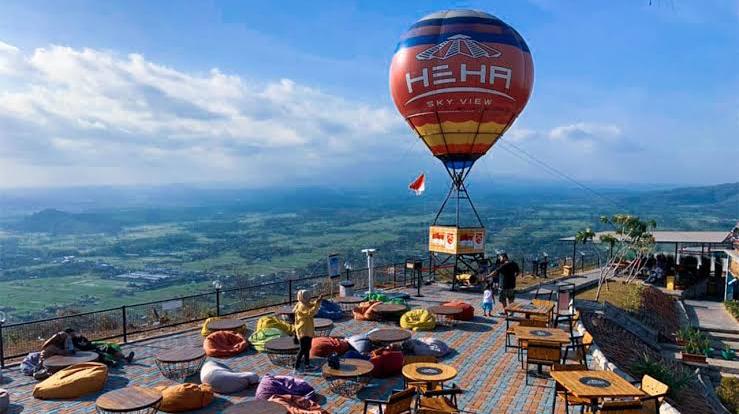 6 Destinasi Wisata Terbaik di Yogyakarta dengan View Pemandangan Gunung Kidul hingga Deretan Candi 