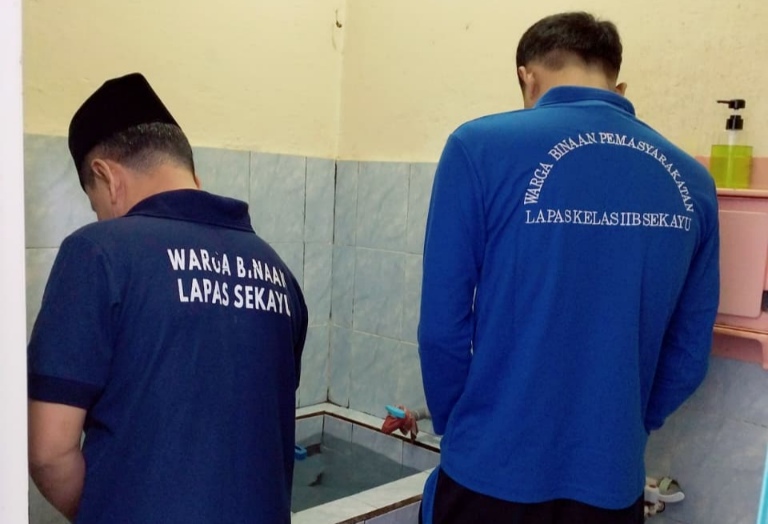 Ajukan Hak Integrasi, Belasan Warga Binaan Lapas Sekayu Ikuti Tes Urine 