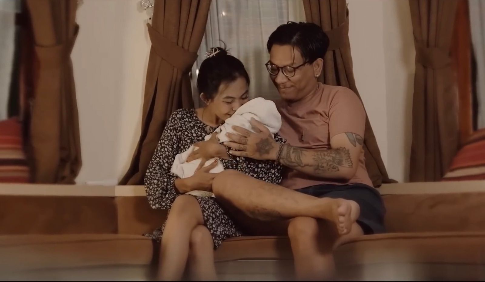  Lagu Batas Senja 'Ingin Punya Rumah Tuk Tempat Bermesra' Viral di TikTok, Ini Liriknya