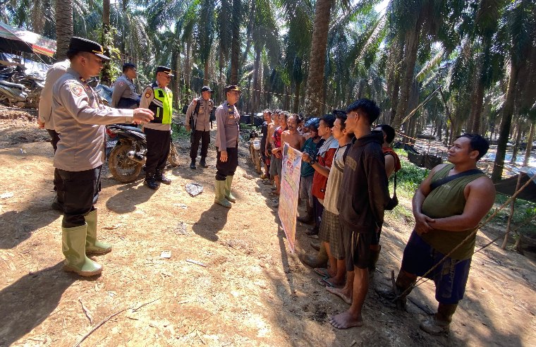 Larangan Praktik Illegal Drilling Terus Disosialisasikan Polsek Keluang