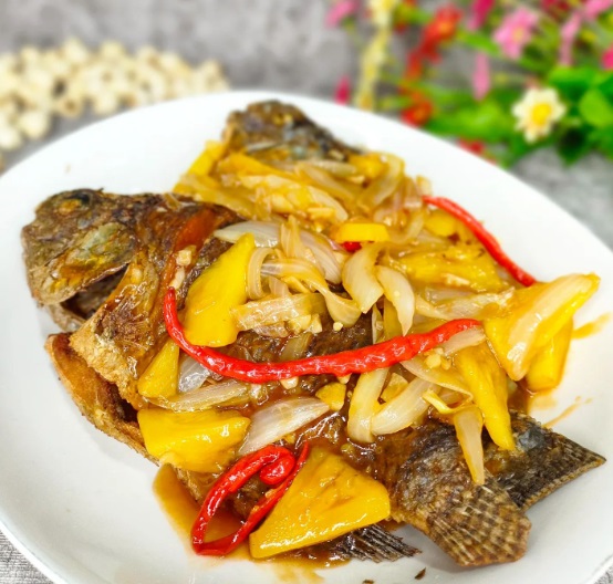 Bikin Nagih! Resep Ikan Nila Saus Asam Pedas Manis, Rekomendasi Makan Malam Bersama Keluarga