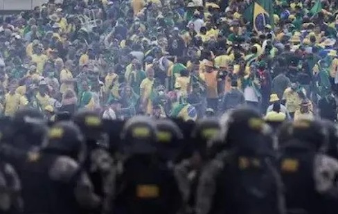 Ibukota Brasil Rusuh, Massa Presiden Kalah Mengamuk  