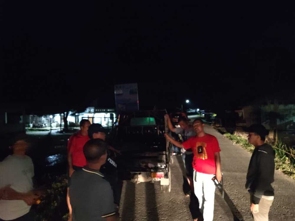  Mobil Grand Max Pick Up Hitam Ini Ditinggal di Pinggir Jalan Ogan Ilir, Punya Siapa Ya? 