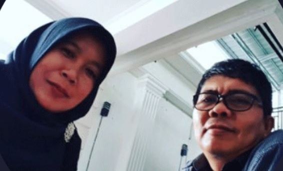  HM Muslimin Dirut SEG - RBG  Promosi Gelar Doktor Bersama Istri