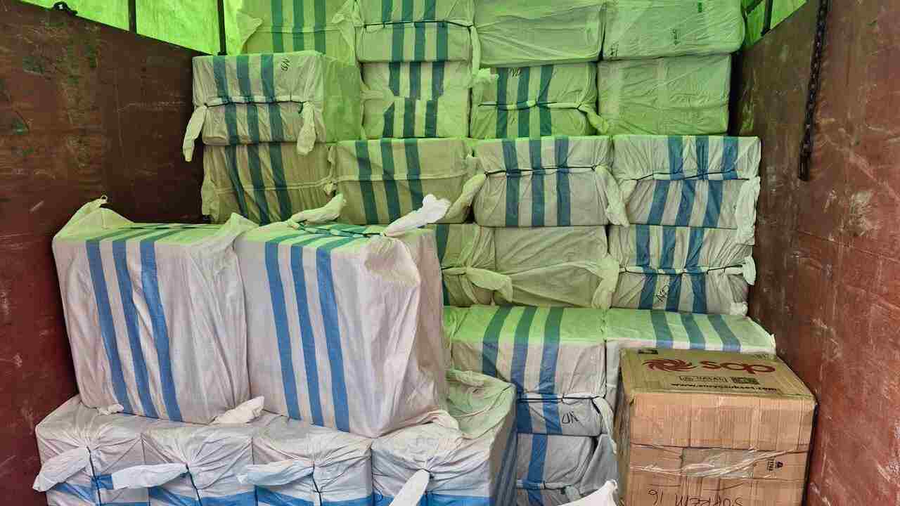 Bea Cukai Palembang Sita 4,4 Juta Batang Rokok Ilegal Senilai Rp6,1 Milyar