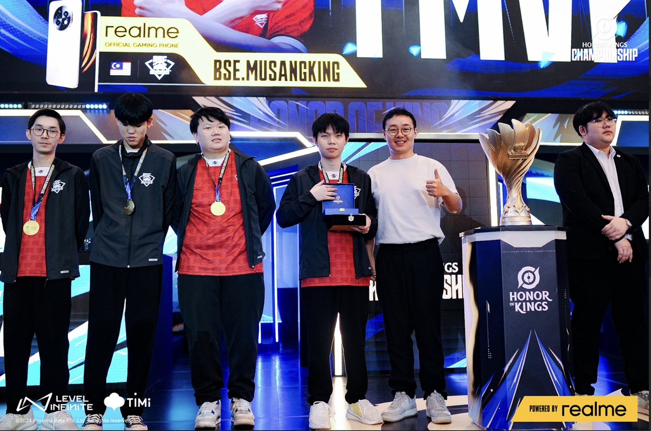 realme 13+ 5G Sukses Pamerkan Performa Gaming Luar Biasa di Honor of Kings Championship 2024